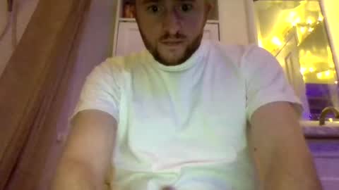 Snapshot of glenjam80 chatting on January 4, 2025, 2:25 am glenjam80 online show from January 4, 2025, 2:25 am