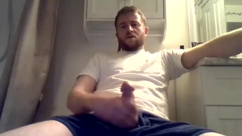 Snapshot of glenjam80 chatting on April 8, 2026, 12:43 am glenjam80 online show from April 8, 2026, 12:43 am