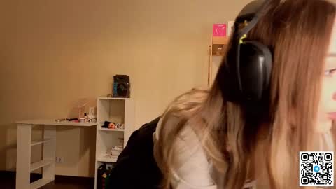 Catalina online show from December 5, 2025, 11:08 am