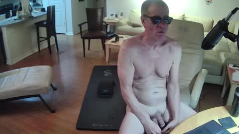 Snapshot of glennbootycam chatting on October 6, 2025, 2:20 am glennbitch online show from October 6, 2025, 2:20 am