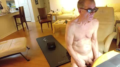 Snapshot of glennbootycam chatting on March 26, 2026, 2:50 am glennbitch online show from March 26, 2026, 2:50 am