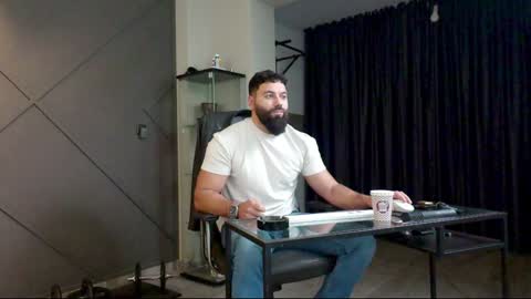 Matthew .. for short call me Matt online show from December 20, 2024, 3:47 am