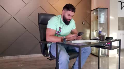 Matthew .. for short call me Matt online show from February 14, 2025, 1:40 pm