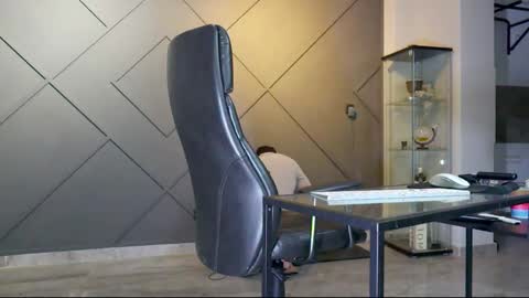 Matthew .. for short call me Matt online show from February 18, 2025, 2:16 am