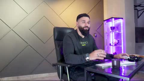 Matthew .. for short call me Matt online show from February 28, 2025, 3:37 am