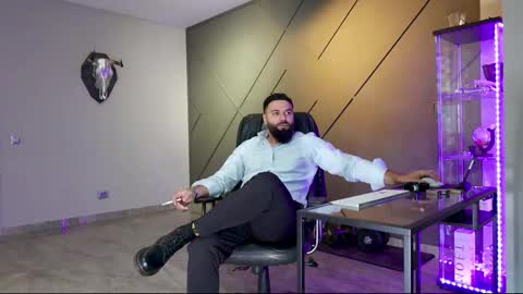 Matthew .. for short call me Matt online show from March 4, 2025, 6:04 am