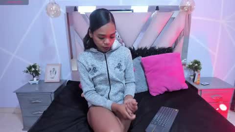 Snapshot of gletty_noa chatting on January 9, 2025, 9:48 am gletty noa online show from January 9, 2025, 9:48 am