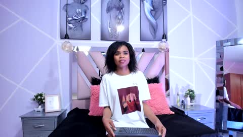 Snapshot of gletty_noa chatting on February 2, 2025, 6:37 am gletty noa online show from February 2, 2025, 6:37 am
