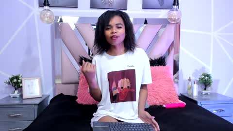 Snapshot of gletty_noa chatting on February 2, 2025, 9:40 am gletty noa online show from February 2, 2025, 9:40 am