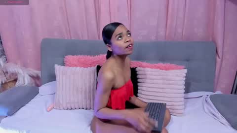 Snapshot of gletty_noa chatting on February 22, 2025, 9:45 am gletty noa online show from February 22, 2025, 9:45 am