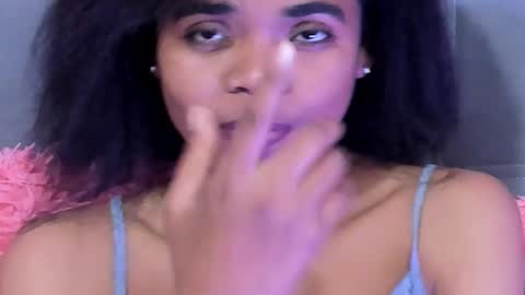 Snapshot of gletty_noa chatting on February 25, 2025, 6:36 am gletty noa online show from February 25, 2025, 6:36 am