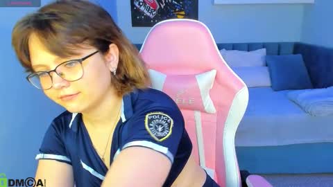 Snapshot of glimmer_goddesss chatting on September 9, 2025, 8:14 am glimmer_goddesss online show from September 9, 2025, 8:14 am