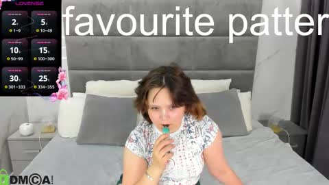 Snapshot of glimmer_goddesss chatting on September 21, 2025, 8:16 am glimmer_goddesss online show from September 21, 2025, 8:16 am