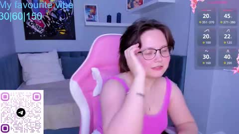 Snapshot of glimmer_goddesss chatting on October 19, 2025, 2:29 pm glimmer_goddesss online show from October 19, 2025, 2:29 pm