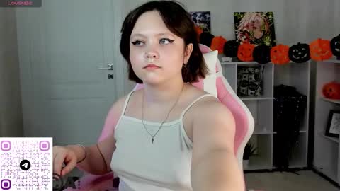 Snapshot of glimmer_goddesss chatting on October 25, 2025, 9:17 am glimmer_goddesss online show from October 25, 2025, 9:17 am