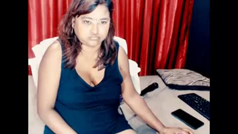 glitter candy online show from December 21, 2024, 6:34 pm