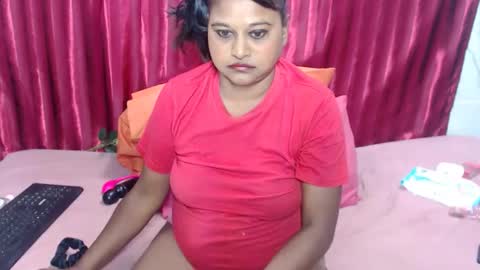 glitter candy online show from January 7, 2026, 6:43 pm