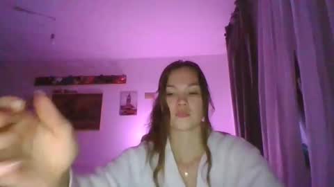 Snapshot of glitter_doll chatting on January 10, 2025, 10:04 pm glitter_doll online show from January 10, 2025, 10:04 pm