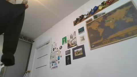 Snapshot of glitter_doll chatting on January 14, 2025, 7:11 pm glitter_doll online show from January 14, 2025, 7:11 pm