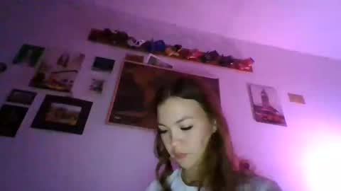 Snapshot of glitter_doll chatting on January 31, 2025, 5:32 pm glitter_doll online show from January 31, 2025, 5:32 pm