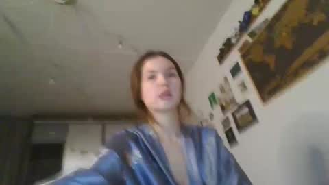 Snapshot of glitter_doll chatting on February 25, 2025, 2:44 pm glitter_doll online show from February 25, 2025, 2:44 pm