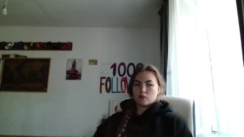 Snapshot of glitter_doll chatting on September 16, 2025, 8:15 am glitter_doll online show from September 16, 2025, 8:15 am