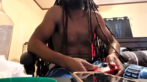 glomightyj online show from April 3, 2026, 9:24 pm