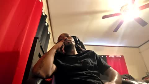 Snapshot of glomightyj chatting on June 24, 2026, 7:35 pm glomightyj online show from June 24, 2026, 7:35 pm