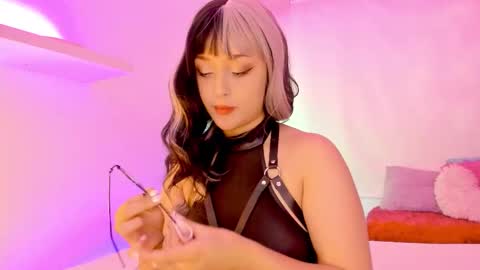 Snapshot of gloomydoll chatting on November 4, 2025, 6:51 pm Mimi online show from November 4, 2025, 6:51 pm