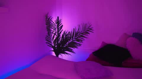 Mimi online show from March 21, 2026, 9:18 pm