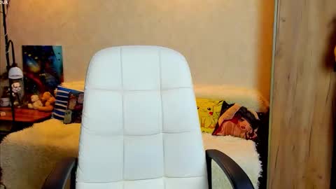 Snapshot of gloria_wood chatting on October 21, 2025, 6:30 pm Gloria Wood online show from October 21, 2025, 6:30 pm