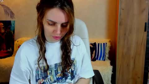 Gloria Wood online show from May 6, 2026, 4:34 pm