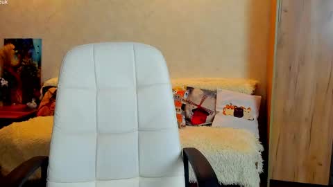 Gloria Wood online show from May 7, 2026, 9:09 pm