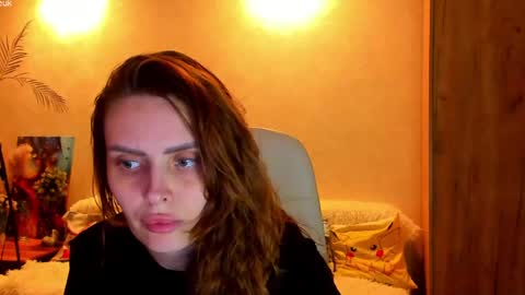 Gloria Wood online show from May 8, 2026, 9:42 pm