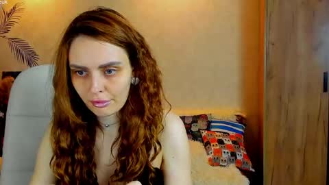 Gloria Wood online show from May 9, 2026, 6:35 pm