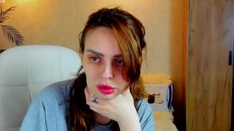 Gloria Wood online show from May 10, 2026, 3:17 pm