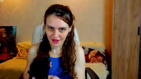 Gloria Wood online show from May 11, 2026, 8:50 pm