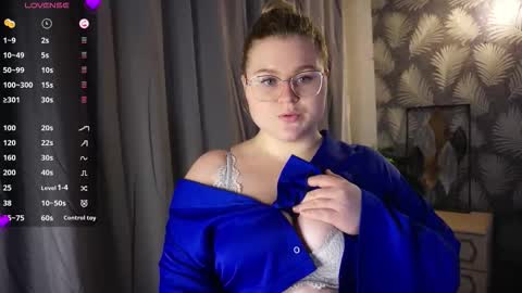 Hello  Our names is Molly and Mia  We will give you unforgettable emotions you will feel our love online show from December 19, 2025, 6:15 pm