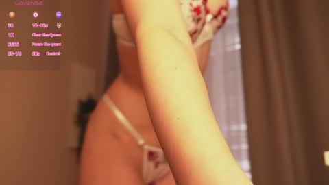 Snapshot of gloriamillss chatting on March 27, 2026, 5:35 am Gloria online show from March 27, 2026, 5:35 am