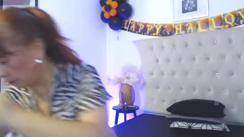 Snapshot of glory_shine chatting on October 12, 2025, 12:26 pm Glory online show from October 12, 2025, 12:26 pm