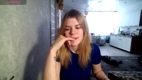 Snapshot of glossy_girl_1 chatting on February 28, 2025, 12:09 pm Roxy online show from February 28, 2025, 12:09 pm