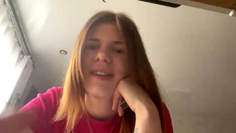  Roxy  online show from April 23, 2026, 8:46 am