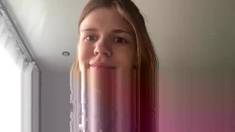  Roxy  online show from April 23, 2026, 2:08 pm