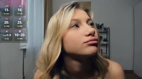 Snapshot of glossybabe_ chatting on October 6, 2025, 7:39 am Cherry online show from October 6, 2025, 7:39 am
