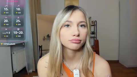 Snapshot of glossybabe_ chatting on October 21, 2025, 7:31 am Cherry online show from October 21, 2025, 7:31 am