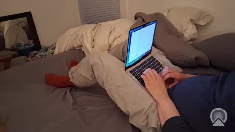 g-love-pnw online show from December 22, 2025, 12:40 am