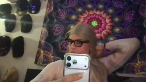 Glow Goddess online show from January 11, 2026, 8:52 am