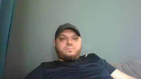 Snapshot of glusgan chatting on February 26, 2025, 11:41 am Your boy online show from February 26, 2025, 11:41 am