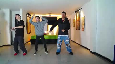 THOMAS AND DAMIAND online show from November 22, 2025, 6:18 pm