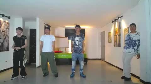 THOMAS AND DAMIAND online show from December 5, 2025, 6:48 pm